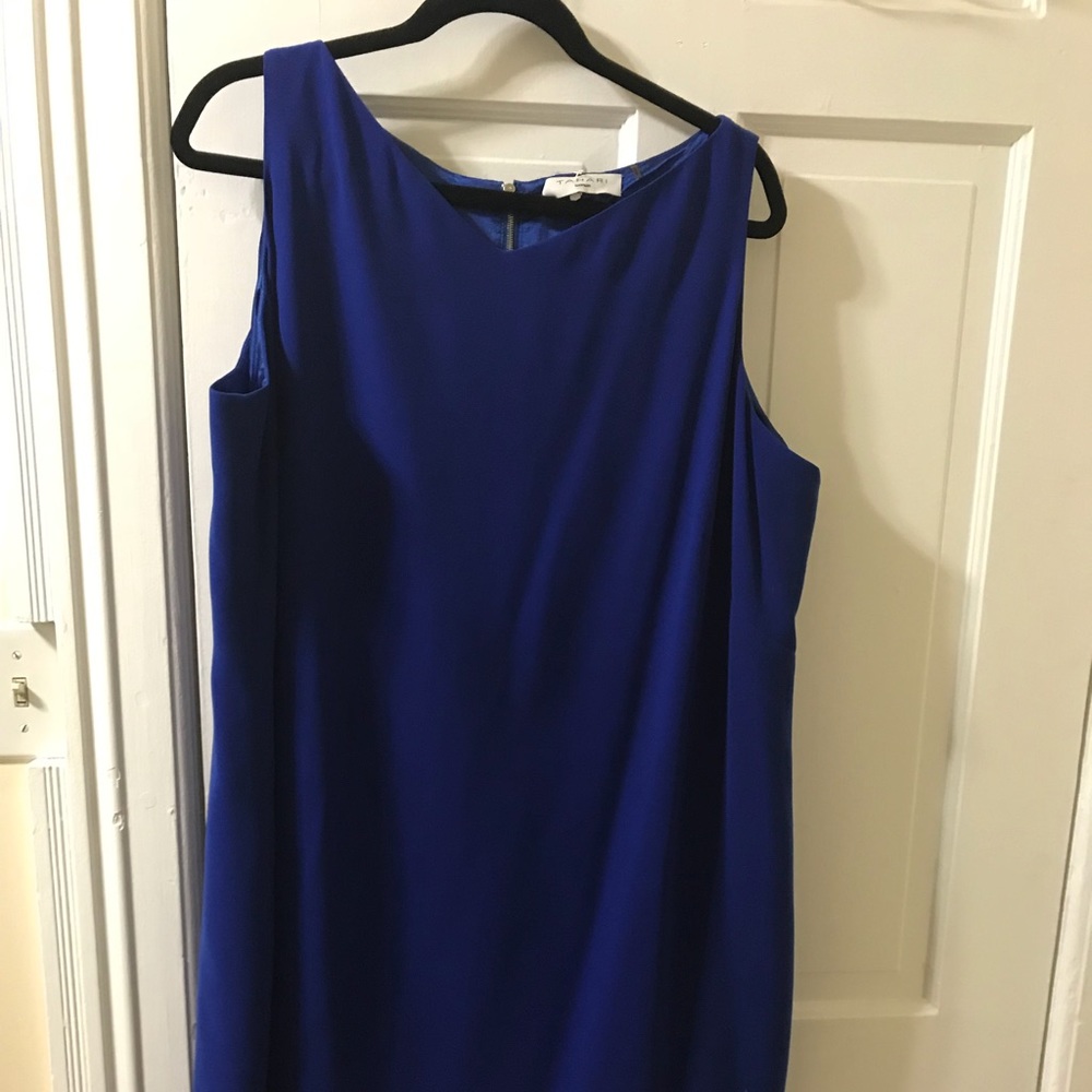 Tahari shift dress